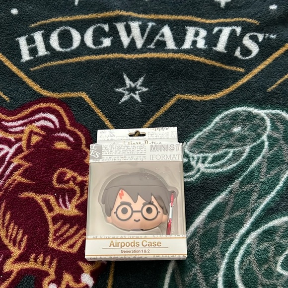 Harry Potter Airpode Case - Picture 1 of 11